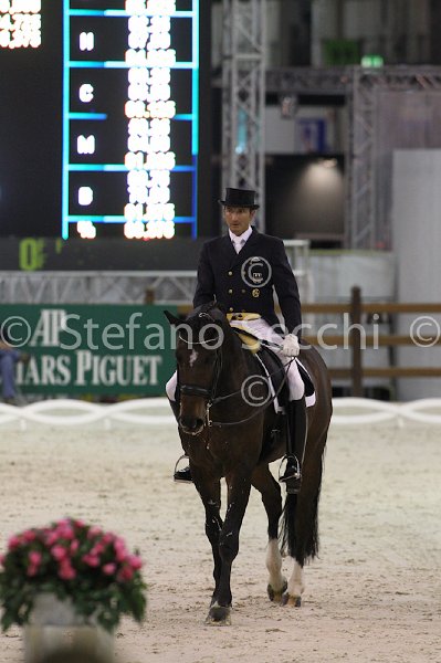 LAUGKS_MEGGLE\'S WELTTALL_MILANO_2011_SS3_9918.jpg